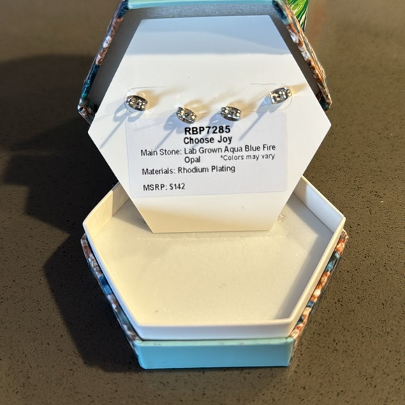 BP Bomb Party March Earrings - Set of 2 - Picture 4 of 4